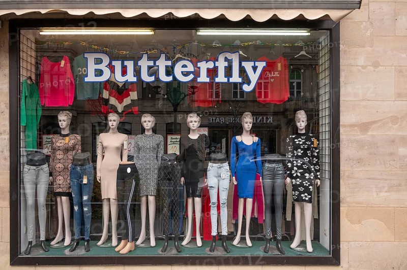 Shop window vintage fashion dolls from the 1950s, Fürth, Middle Franconia, Bavaria, Germany