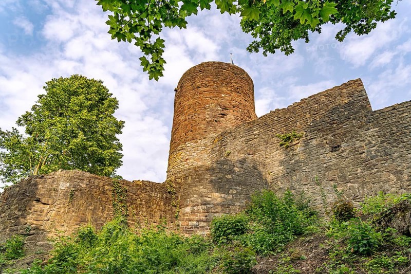 The ruins of the castle in Polle, Samtgemeinde Bodenwerder-Polle, Lower Saxony, Germany
