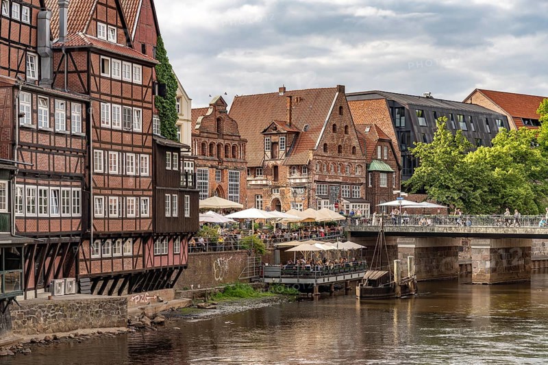 Fachwerkhäuser des Kneipenviertel Stintmarkt am Lüneburger Hafen, Hanseatic City of Lüneburg, Lower Saxony, Germany