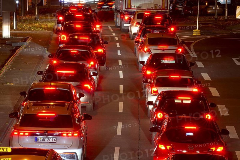 Rote Rückleuchten, Rush Hour, Rheinuferstraße, Cologne, Rhineland, North Rhine-Westphalia, Germany