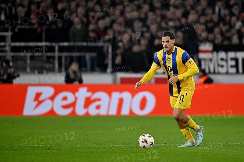 Itai Ben Hamo Maccabi Tel-Aviv FC (41) Action on the ball in the background perimeter advertising logo BETANO Europa League, MHPArena, MHP Arena Stuttgart, Baden-Württemberg, Germany