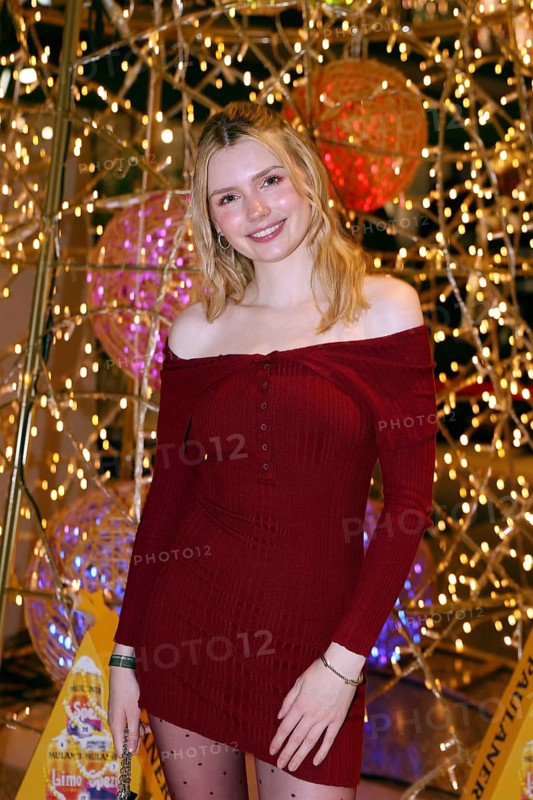 Eva Bloss, 5th Charity Celebrity Pack 2025 campaign for street sweeps e.V. at Bikini Berlin, 26.11.2025