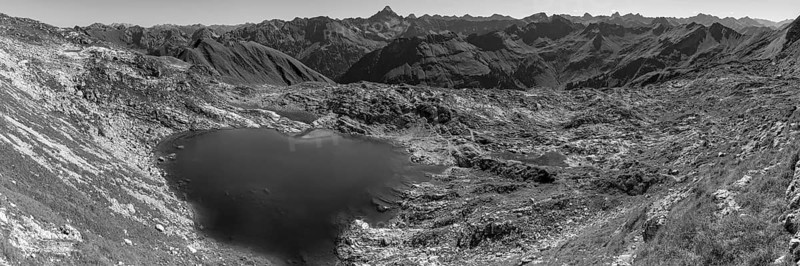 Mountain panorama over Laufbichlsee, behind it the Hochvogel, 2592m, Allgäu Alps, Allgäu, Bavaria, Germany