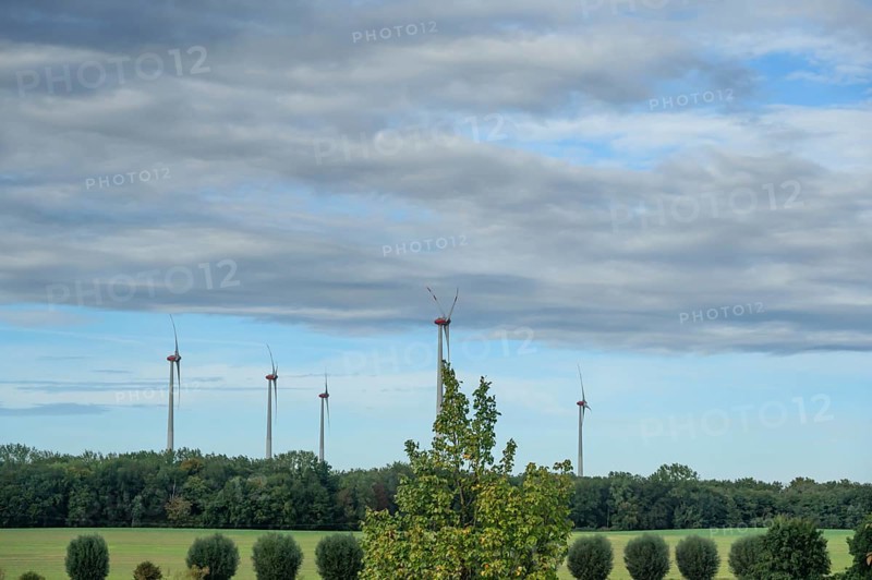 Wind turbines on the B4, Rehna, Mecklenburg-Western Pomerania