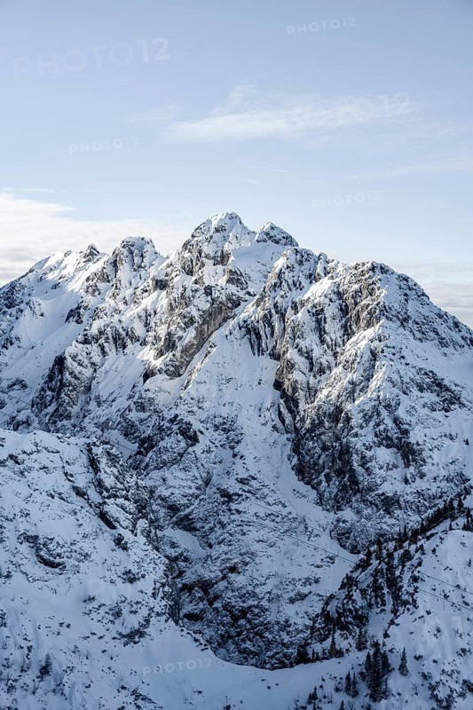 View of snowy Waxenstein, view from Längenfelderkopf in winter, Wetterstein Mountains, Garmisch-Partenkirchen, Bavaria, Germany