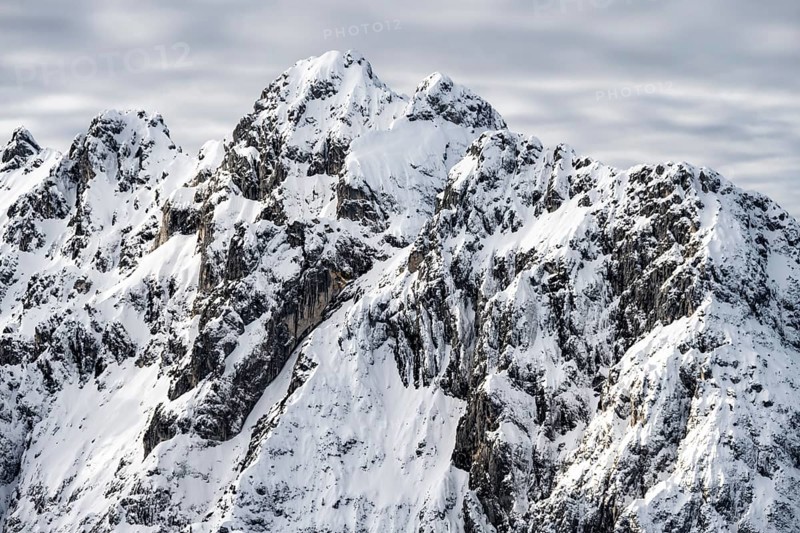 View of snowy Waxenstein, view from Längenfelderkopf in winter, Wetterstein Mountains, Garmisch-Partenkirchen, Bavaria, Germany