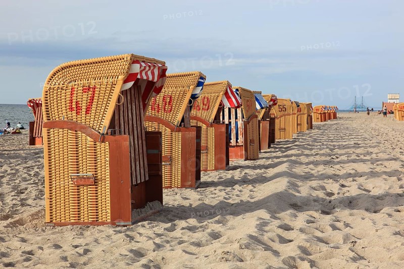 Empty, locked beach chairs on the beach, beach chair, sandy beach, Baltic Sea, Poel island, Nordwestmecklenburg district, Mecklenburg-Western Pomerania, Germany