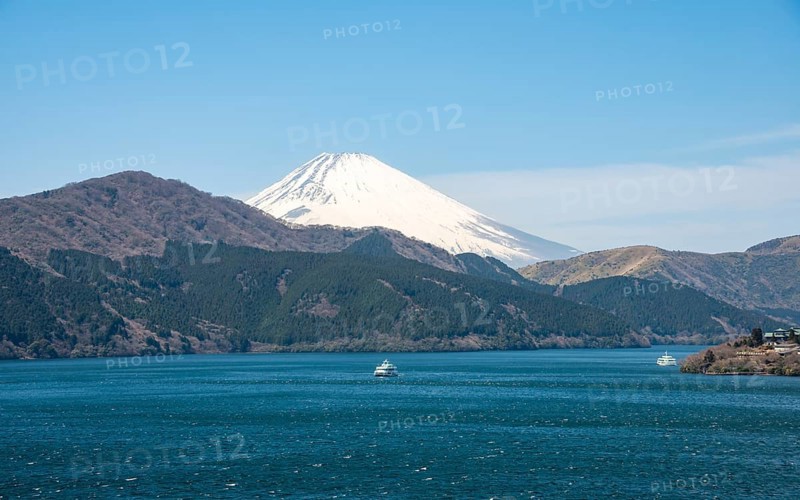 View of Lake Ashi with Mount Fuji volcano, Benten-no-hana Tenbodai viewpoint, Hakone Park, Hakone, Japan