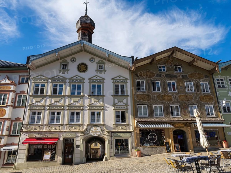 Altes Rathaus, gabelhäuser mit Lüftlmalerei, Marktstraße, pedestrian zone, Altstadt, Bad Tölz, Upper Bavaria, Germany