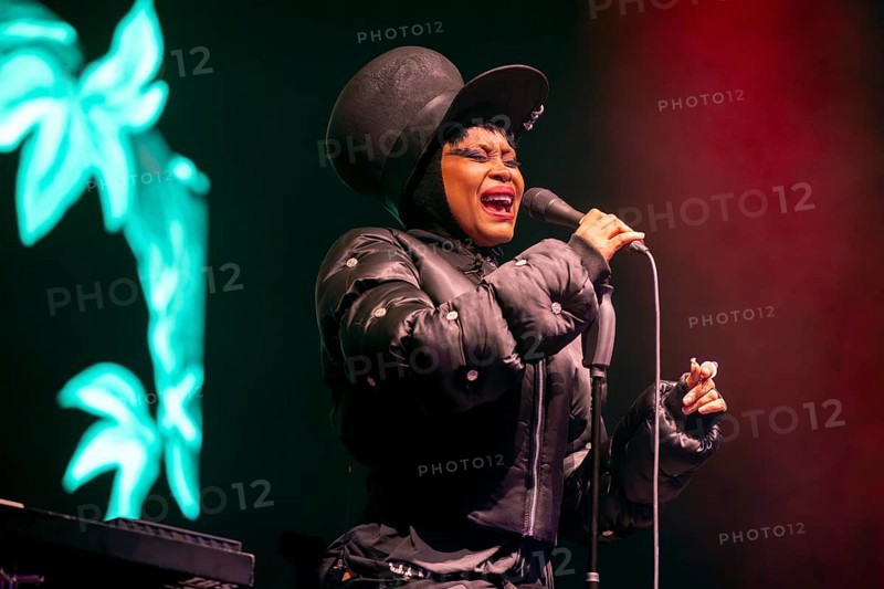 Erykah Badu, singer, USA, soul, hip-hop, R&B, The Return Of Automatic Slim World Tour 2025, live at the Uber Eats Music Hall, Berlin, 04.11.2025 < english> Erykah Badu, singer, hip-hop, live at the Uber Eats Music Hall, November 4th, 2025