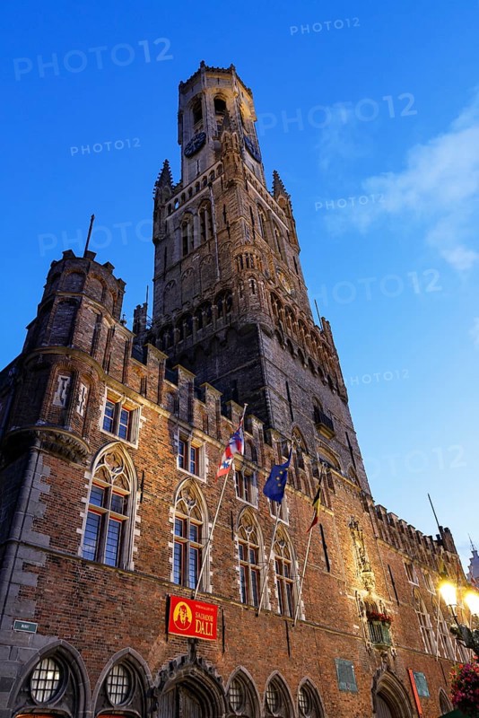 Illuminated Belfry in the historic city centre of Bruges in the evening light, Belfort and City Halls, City Halls at the Grote Markt, Market Square, UNESCO World Heritage Site, Bruges, Flanders, Belgium