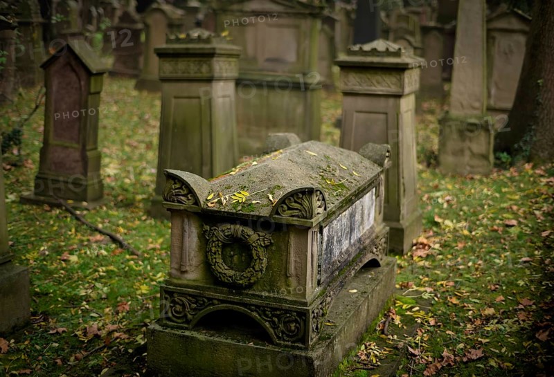 Gravestones, grave, graves, Israelite, Jewish cemetery, Hoppenlauf cemetery, oldest preserved cemetery in Stuttgart, autumn leaves, autumn, autumnal, Baden-Württemberg, Germany