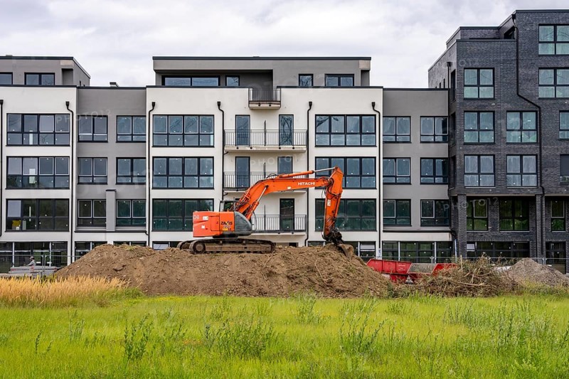 Shell construction, shortly in front of completion of a residential building, new Graf Bismarck city quarter on the Rhine-Herne Canal, residential and commercial development on the site of the power station of the former Graf Bismarck colliery, marina, in Gelsenkirchen, North Rhine-Westphalia, Germany
