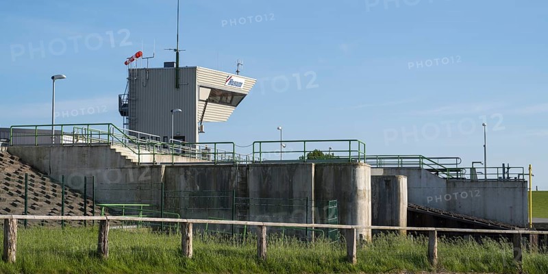 Lock, pumping station, Husumer Au, Husum, North Frisia, North Sea, Schleswig-Holstein, Germany