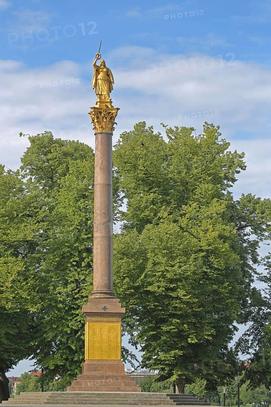 Victory Column with figure, war memorial to the Franco-Prussian War of 1870-71, Old Garden, Schwerin, Mecklenburg-Western Pomerania, Germany