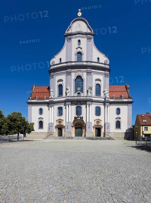 Basilica of St Anne at Bruder Konrad Platz, place of pilgrimage, Altötting, Upper Bavaria, Bavaria, Germany
