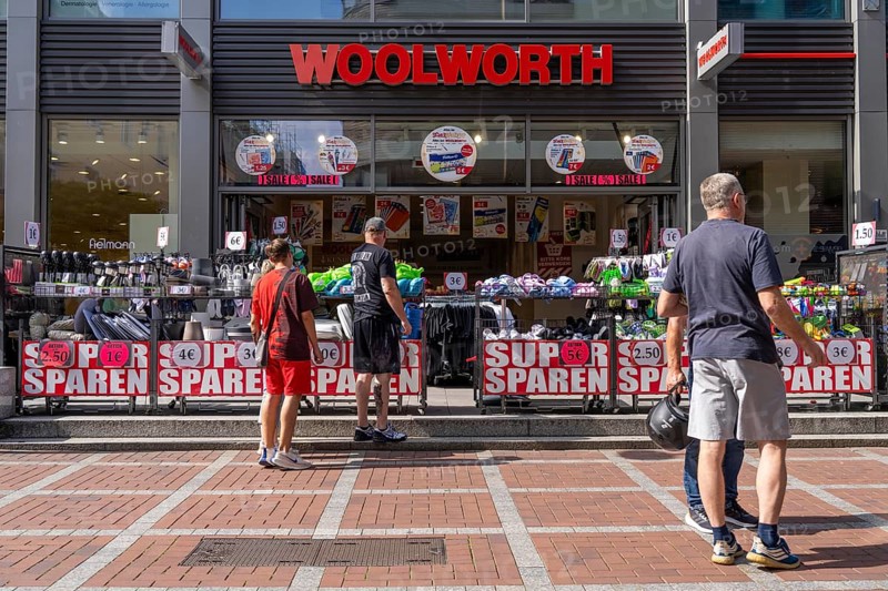 Woolworth shop, discount store, department stores', cheap products, shop, Leverkusen, North Rhine-Westphalia, Germany