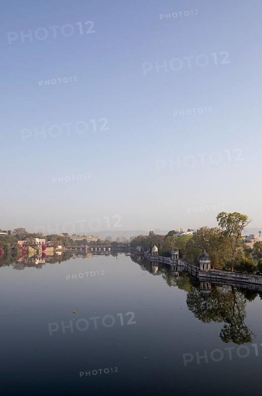 Swaroop Sagar Lake in the morning light, Udaipur, Rajasthan, India