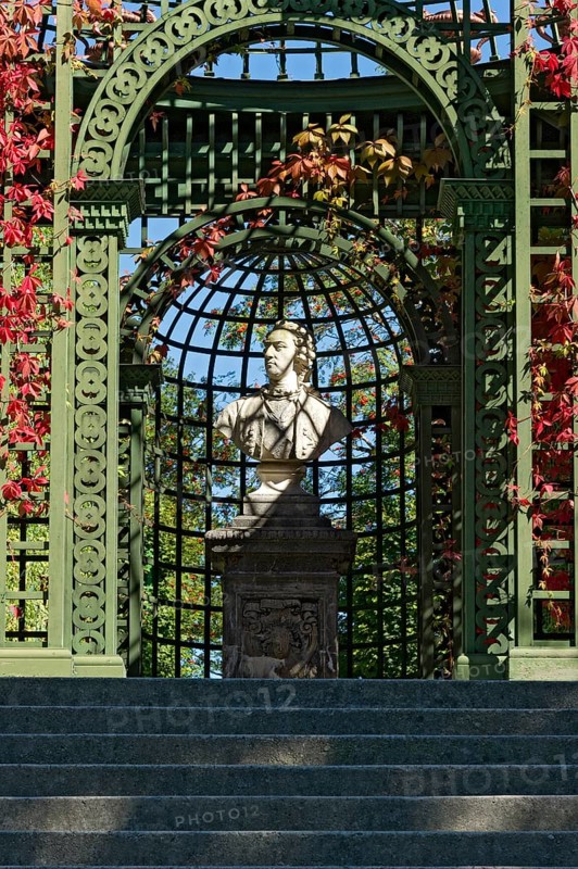 Decorative bust, nobleman in rococo style in the arcade, park of Linderhof Castle, UNESCO World Heritage Site, Ettal, Unterammergau, Garmisch-Partenkirchen, Upper Bavaria, Bavaria, Germany