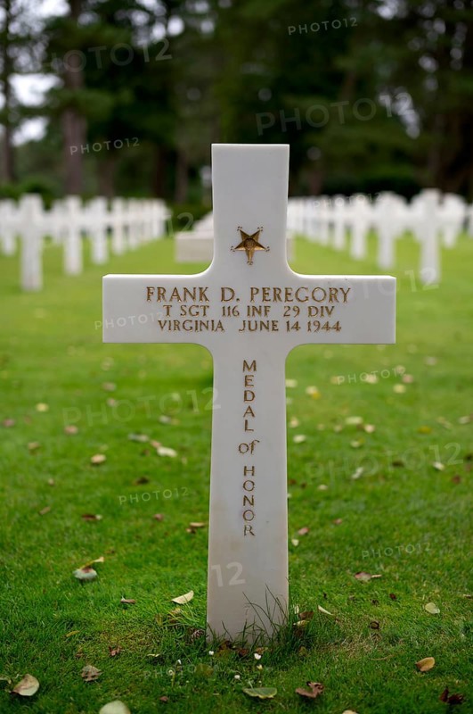 Medal of Honour marking, grave of Frank D. Peregory, gravestones, war graves, soldiers' graves, military cemetery, Normandy American Cemetery and Memorial, Omaha Beach, D-Day, Operation Overlord, Saint-Laurent-sur-Mer near Colleville-sur-Mer, Normandy, Calvados, France