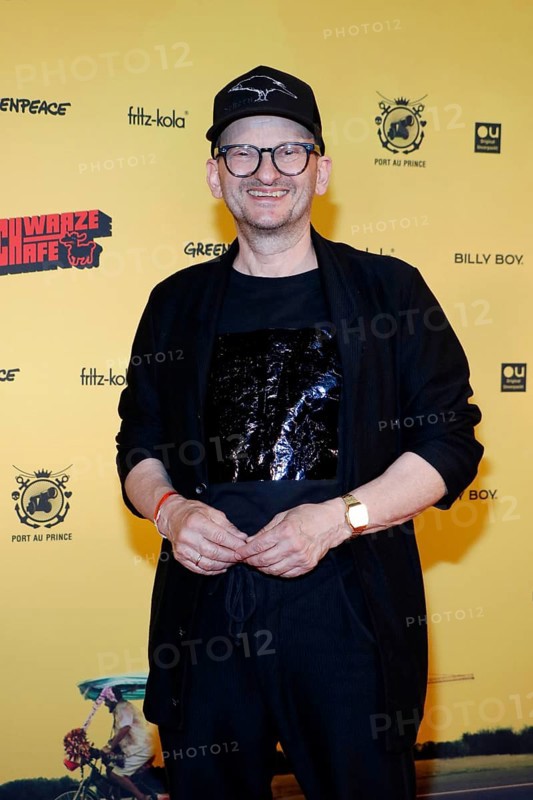 Milan Peschel at the #SchwarzeSchafe premiere at the cinema in the Kulturbrauerei on 15.7.2025 Berlin