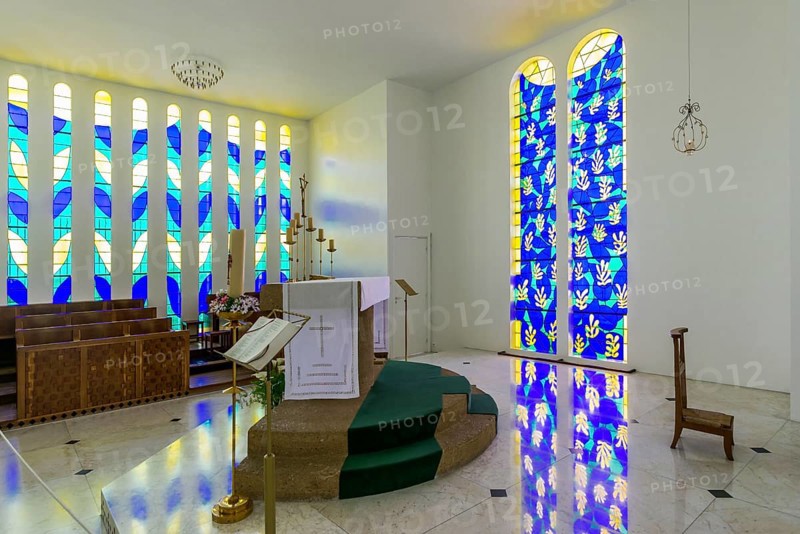 Interior view of the chapel, Chapelle du Rosaire de Vence, Chapelle Matisse, artist Henri Matisse, Vence, Provence Alpes Côte d'Azur, South of France, France