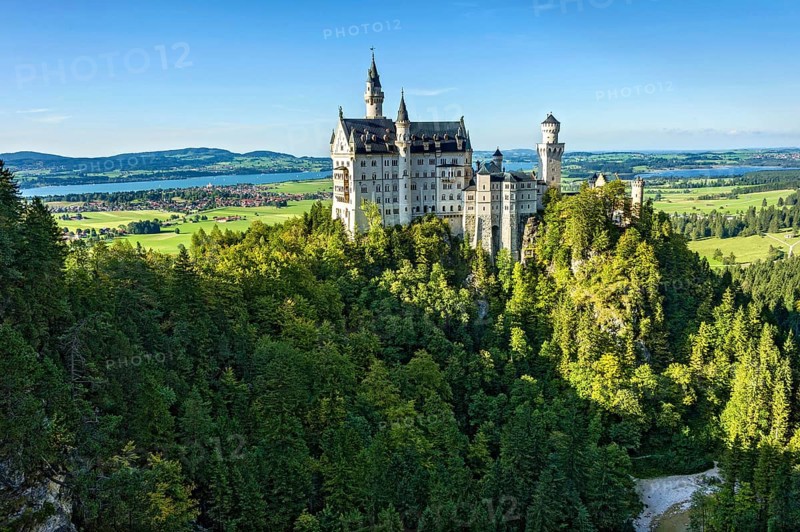 Neuschwanstein Castle by King Ludwig II above the Pöllat Gorge, fairytale castle in the Neo-Romanesque style, UNESCO World Heritage Site, Forggensee, Bannwaldsee, Schwangau, Königswinkel, Allgäu, Swabia, Bavaria, Germany