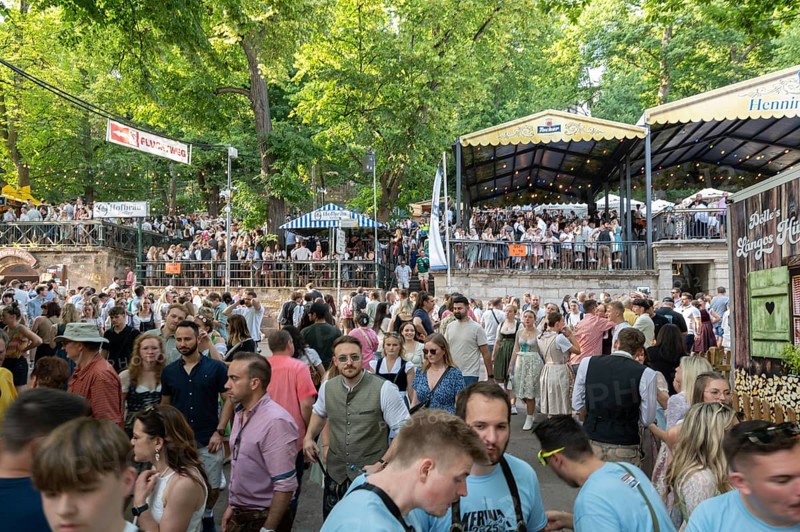 Party mile at the Erlangen Bergkirchweih, traditional twelve-day folk festival, Erlangen, Middle Franconia, Bavaria, Germany