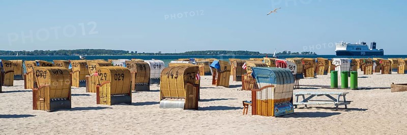 Beach chairs on sandy beach, ferry boat, Laboe, Baltic seaside resort, fjord, Baltic Sea, North Frisia, Schleswig-Holstein, Germany