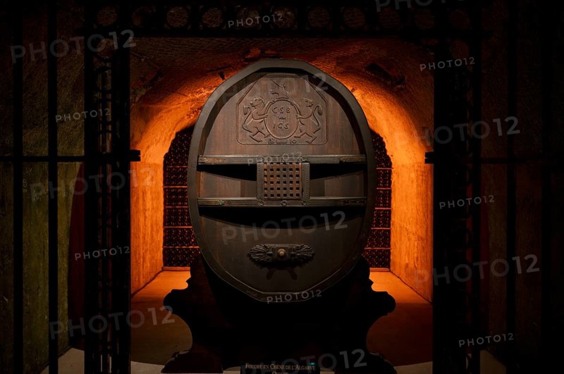 Oak barrel, gift from Napoleon I, cellar, champagne cellar of Moët & Chandon, Les Caves Moët & Chandon, headquarters of the champagne brand Moët & Chandon, part of the luxury goods group LVMH Louis Vuitton Moët Hennessy, Avenue de Champagne, Épernay, Marne, France