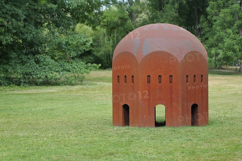 Sculpture Nuclear Temple by Thomas Schütte 2012, Blickachsen 14, modern art, nuclear temple, nuclear bunker, bunker, protective bunker, security, protection, protect, spa gardens, Bad Homburg, Taunus, Hesse, Germany