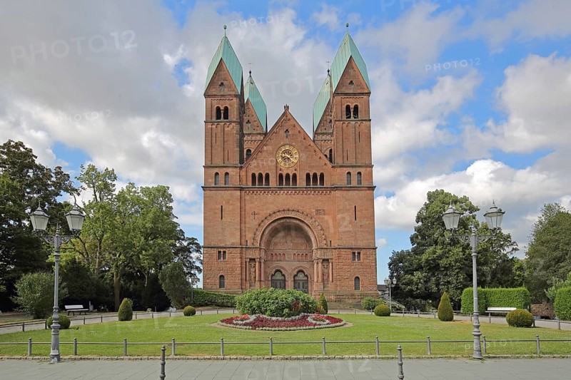 Neo-Romanesque Church of the Saviour with twin towers, Bad Homburg, Taunus, Hesse, Germany