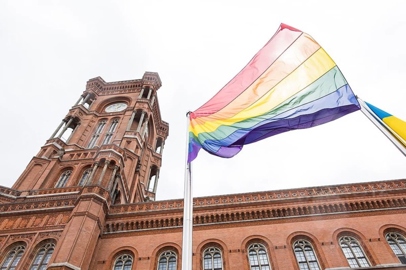 Kai Wegner, Raising the rainbow flag in front of the Rotes Rathaus, Berlin, 9 July 2025