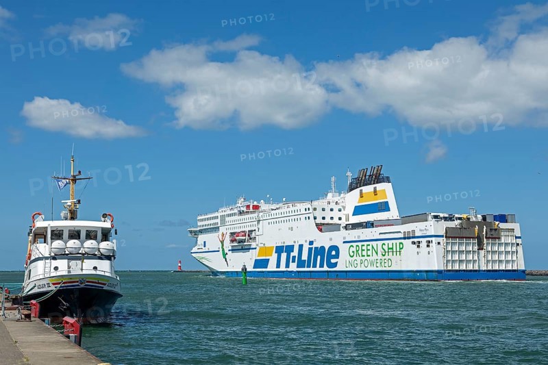 TT-Line ferry Peter Pan leaving, excursion boat, Warnow, Warnemünde, Rostock, Mecklenburg-Western Pomerania, Germany