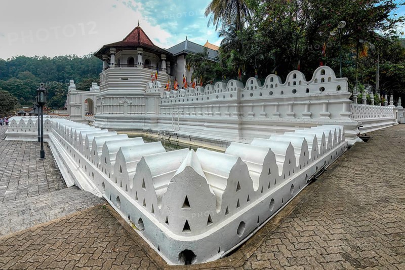 Temple of the sacred Tooth Relic or Sri Dalada Maligawa, Octagonal tower, Kandy, Sri Lanka