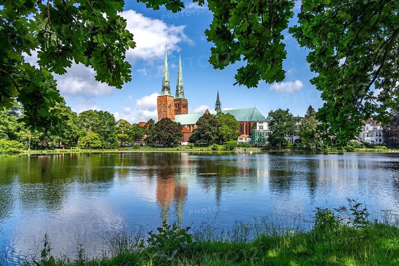 Mill pond and Lübeck Cathedral, Hanseatic City of Lübeck, Schleswig-Holstein, Germany