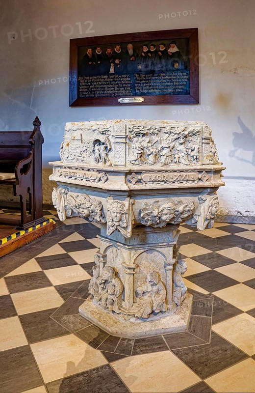 Baptismal font, sandstone baptismal font from the Renaissance period from 1603, created by H. charburner, Döbelner St. Nicolaikirche, interior view, Döbelner Altstadt, Döbeln, Saxony, Germany
