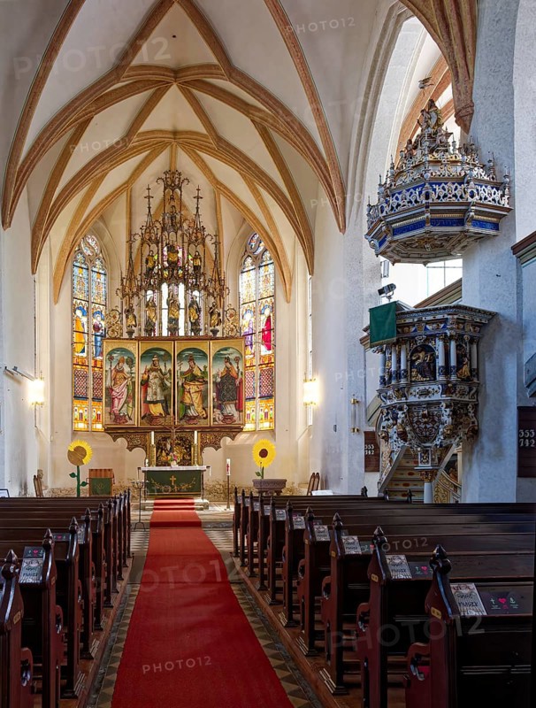 Döbelner St. Nicolaikirche with carved altar, probably around 1520 and pulpit, Renaissance carving by Daniel Schatz, interior, Döbelner Altstadt, Döbeln, Saxony, Germany