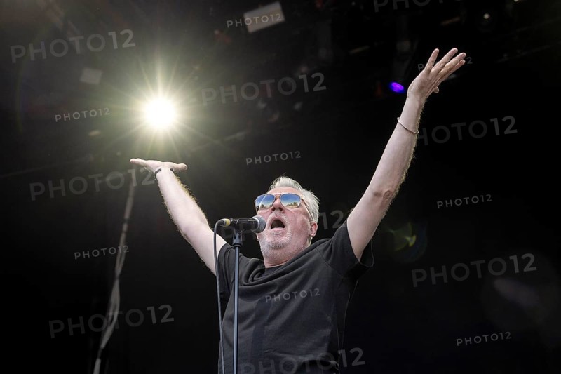 Paul McLoone, Singer, The Undertones, punk rock band, Northern Ireland, open air at the Citadel Music Festival, 04.07.2025, Zitadelle Spandau, Berlin, Germany < english> The Undertones, punk rock band, Northern Ireland, open air at the Citadel Music Festival, July 4, 2025, Spandau Citadel, Berlin, Germany