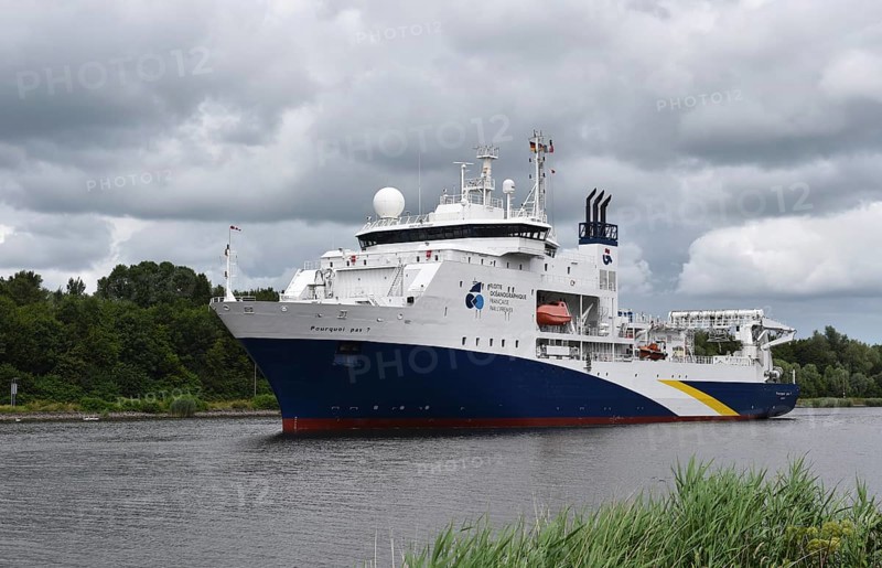 The French research vessel POURQUOI PAS in the Kiel Canal, Kiel Canal, Kiel Canal, Schleswig-Holstein, Germany