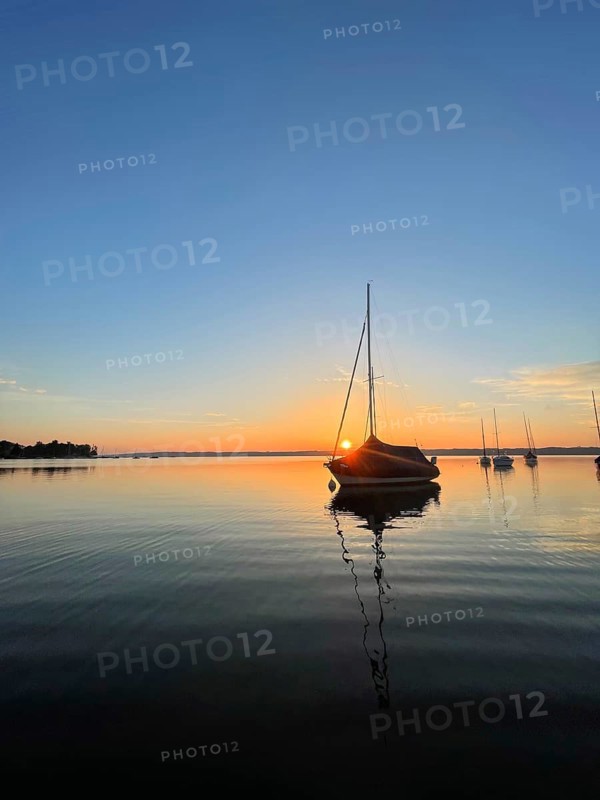 Evening atmosphere, sailing boats on Lake Starnberg, Bavaria, Germany