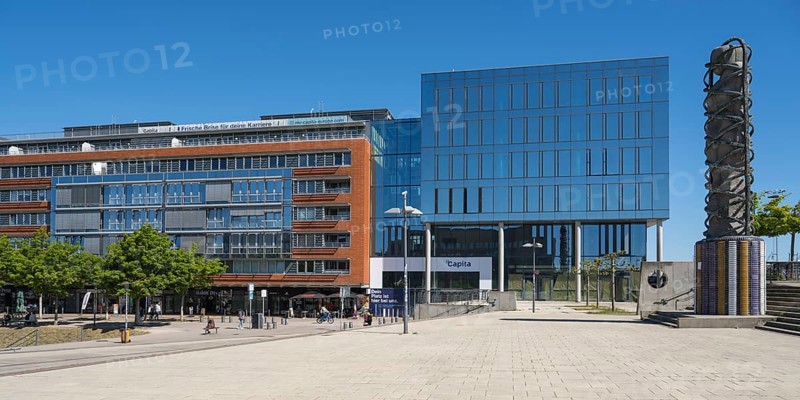 Modern office building Capita at Germaniahafen, museum harbour, Adam and Eve, sculpture by Björn Norgaard, Kiel, Kiel Fjord, Baltic Sea, Schleswig-Holstein, Germany
