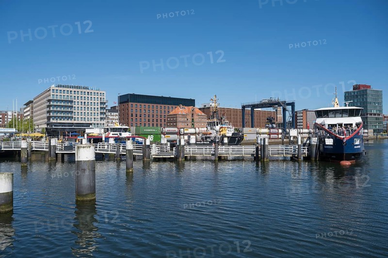 Jetty, building on the shore, harbour, Kiel, Kiel Fjord, Baltic Sea, Schleswig-Holstein, Germany