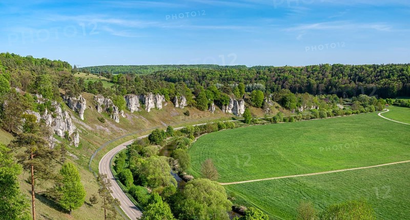 Altmühl with rock formation Twelve Apostles in spring, Altmühltal, near Solnhofen, Middle Franconia, Franconia, Bavaria, Germany