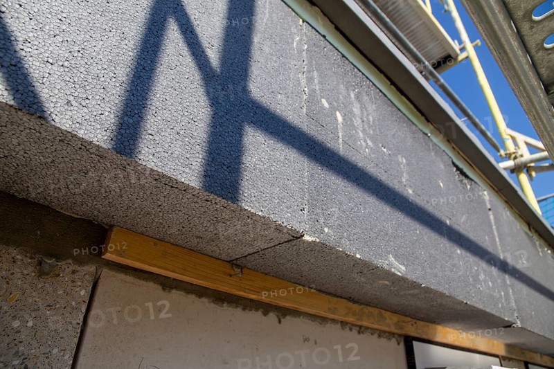 Thermal insulation of the façade with polystyrene façade insulation boards