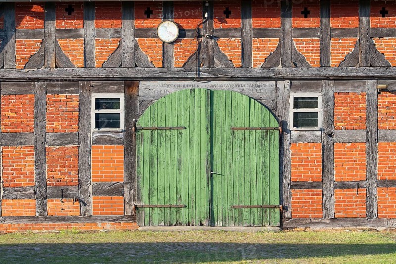 View of a barn door of an old farmhouse, Half-timbered, Historical, Böhme, Heidekreis, Rethem Aller, Leine Aller Tal, Lower Saxony, Germany