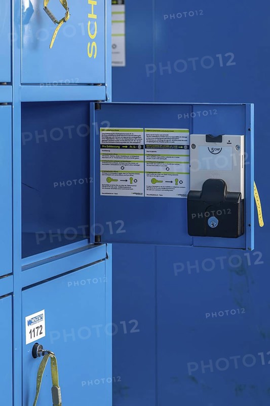 Public safe deposit box