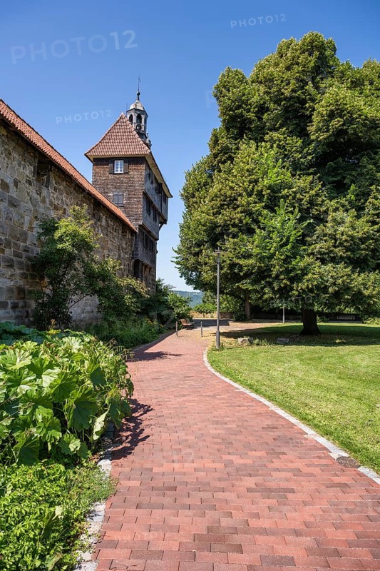Footpath along the defence wall with the historic Hochwacht, Esslingen Castle, old town of Esslingen am Neckar, district of Esslingen, Baden-Württemberg, Germany