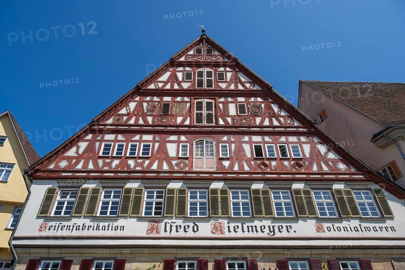 Detailed view of a historic half-timbered house, Kielmeyerhaus in the old town of Esslingen, Esslingen am Neckar, district of Esslingen, Baden-Württemberg, Germany