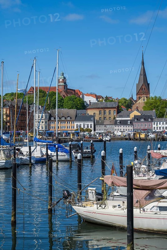 City view with St. Marien church, sailing boats, harbour, Flensburg, Flensburg Fjord, Baltic Sea, Schleswig-Holstein, Germany